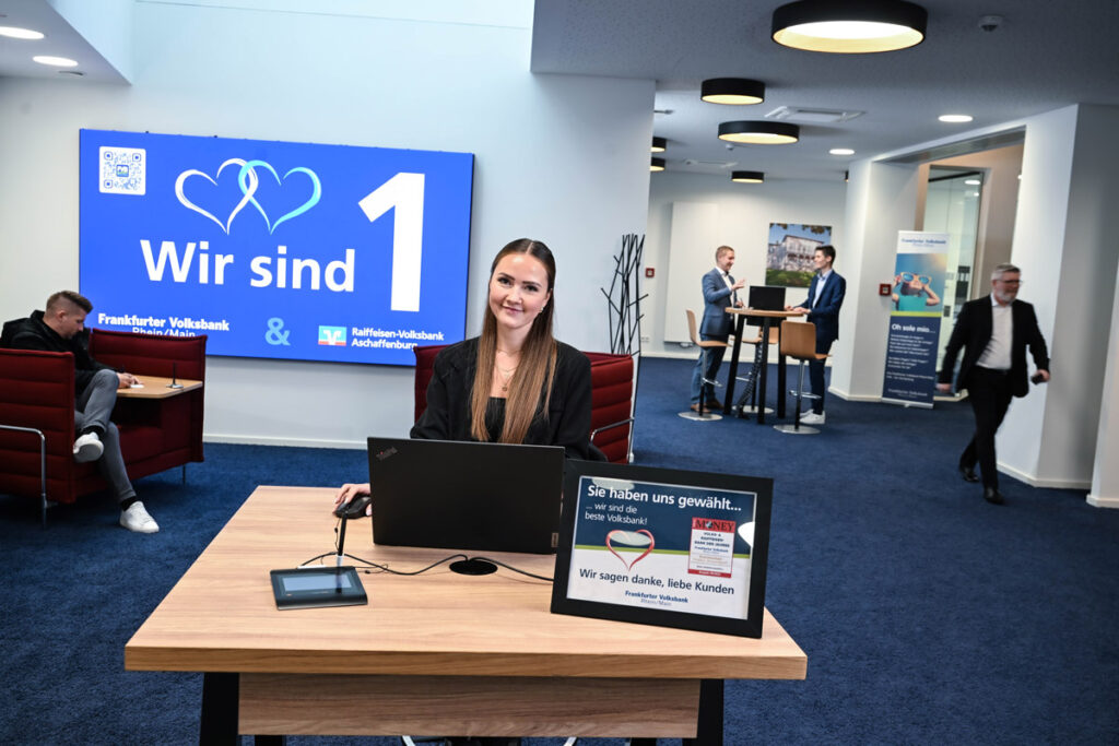 Filialen sollten attraktiv für ihre Kunden sein.
Neu eröffnete Filiale der Zukunft in Hofheim.